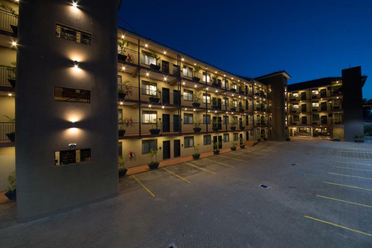 Speke Apartments Kitante Kampala Exterior foto